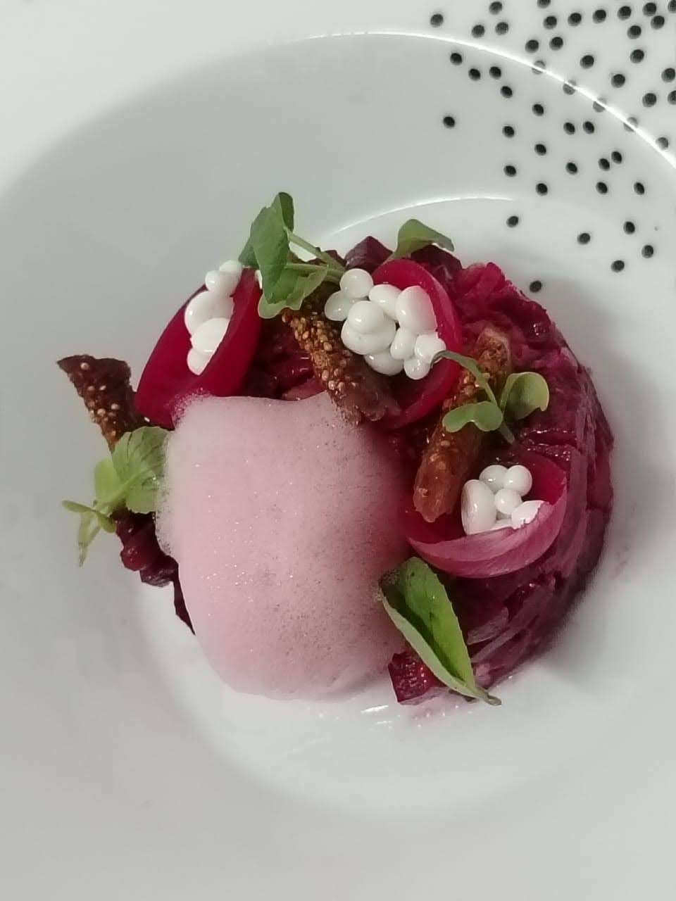 Tartar de remolacha con queso fresco de cabra